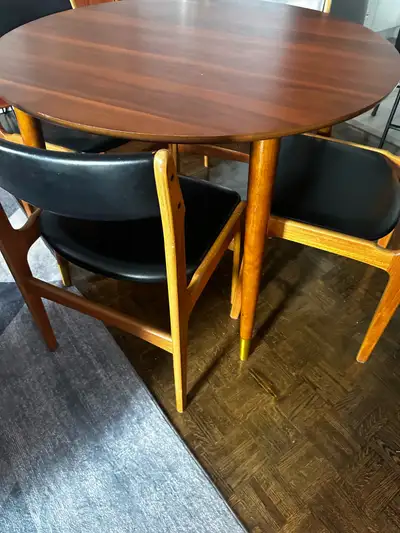 For sale this simple and elegant structube dining table in walnut. Approx 1 meter wide (~39”) it’s i...