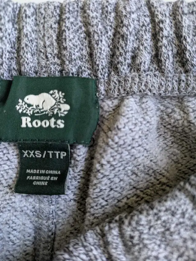 roots pants size xxs in Women's - Bottoms in Oshawa / Durham Region - Image 4