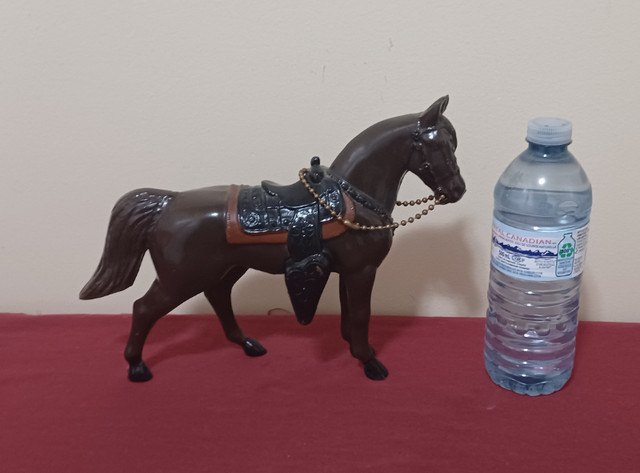 Vintage Spelter Metal Horse, Excellent Condition in Arts & Collectibles in Chatham-Kent