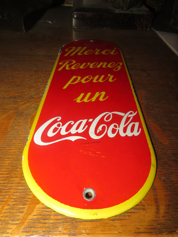 Enseigne ''Door-Push'' Coca-Cola (1940-1950) en porcelaine dans Art et objets de collection  à Longueuil/Rive Sud - Image 2
