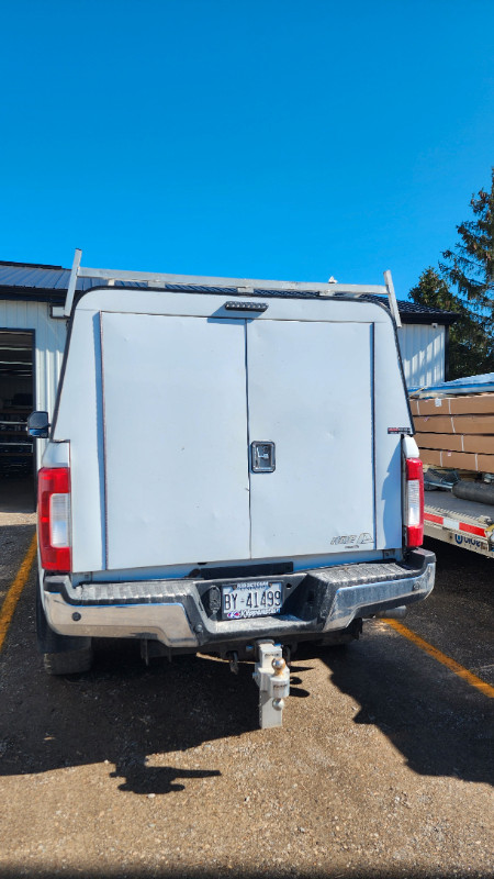 8' White Ford SuperDuty Truck Box in Other Parts & Accessories in Chatham-Kent - Image 2