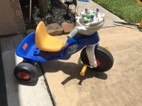 Buzz lightyear tricycle & Crayola Qwik Flip 2 Sided Easel