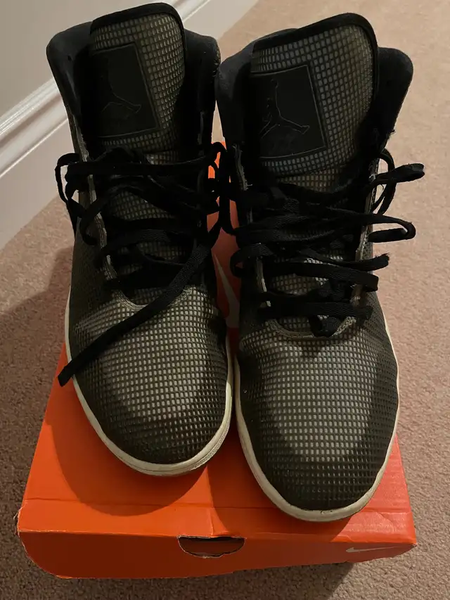 Nike Air Jordan  in Men's Shoes in Kitchener / Waterloo - Image 3