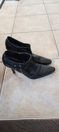 booties/shoes good condition
