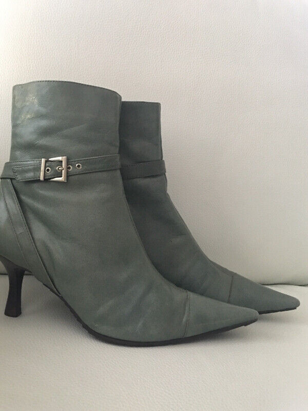 Ladies Ankle Boot -Size 10 in Women's - Shoes in City of Toronto