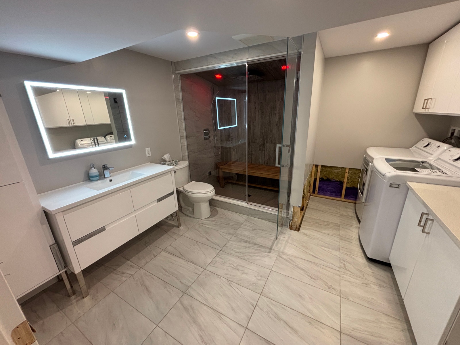 2-storey, 5 bedroom, 3.5 bathroom in Dollard des Ormeaux — photo 3
