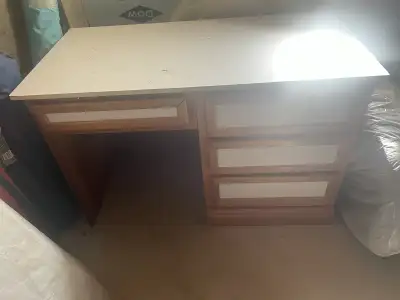 Bureau à donner, View more