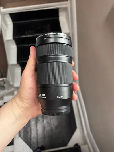 Comes with the box. * Focal Length: 70-300mm * Aperture: f/4.5-5.6 * Mount: L-Mount * Optical Image...