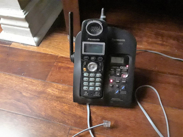 Panasonic Cordless Phone With Built-In Answering Machine (used) in Home Phones & Answering Machines in City of Toronto - Image 2