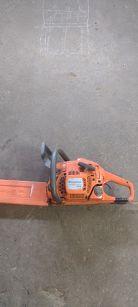 435 Husqvarna Chain saw