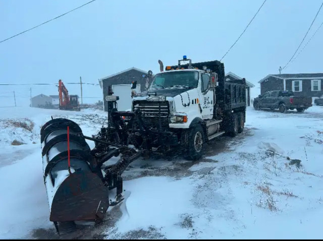 Dump Truck/Snow Plow/Flyer For Sale in Heavy Equipment in Corner Brook - Image 4