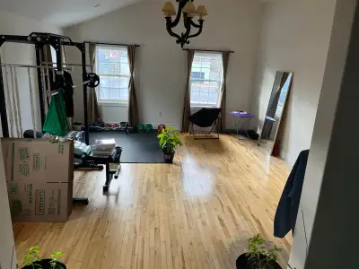 Spacious 1 bedroom apartment for rent beginning February 1st, located on Windmill Rd, Dartmouth. $17...