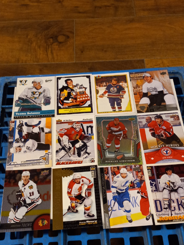 Hockey Cards Hall of Famers Gretzky,Lemieux,Yzerman lot of 105 in Arts & Collectibles in Trenton - Image 3