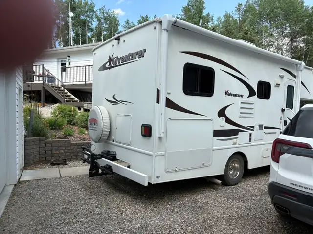 Adventurer Class C Motorhome - REDUCED in RVs & Motorhomes in Red Deer - Image 4