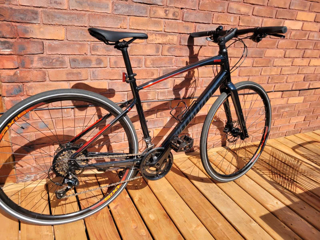 Hybrid Bike- Specialized Sirrus 3.0 in Road in North Bay