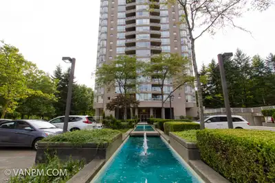 Room available for rent in Burnaby near lougheed skytrain statio