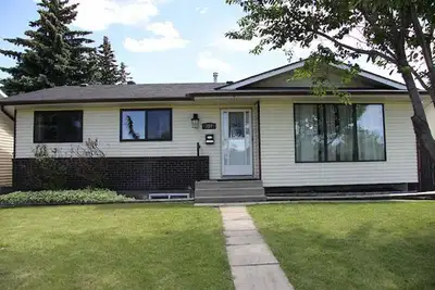 Spacious 3-Bedroom Upper-Level Home in Marlborough Park Available september1/2026 Enjoy this bright...