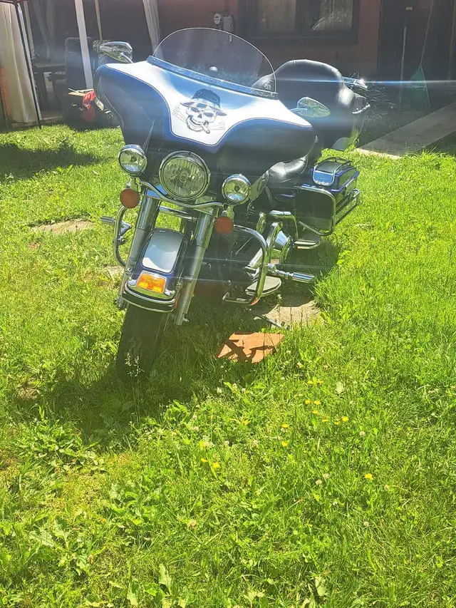 moto harley davidson in Touring in Laurentides - Image 6