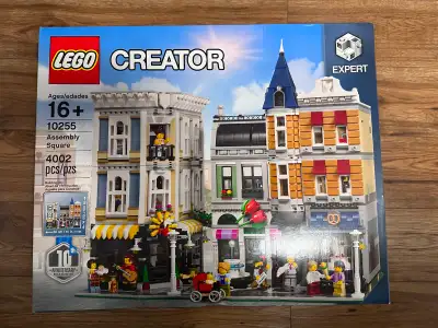 Brand new, sealed LEGO Assembly Square (set 10255). Box is unopened and in excellent condition. This...