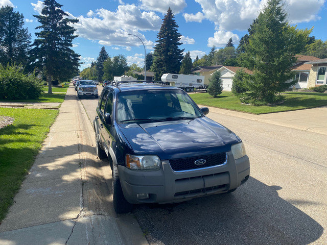 2004 Ford Escape in Cars & Trucks in Strathcona County - Image 2