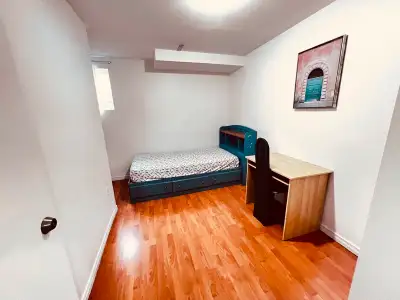Room For Rent York University Move in Aug 1st