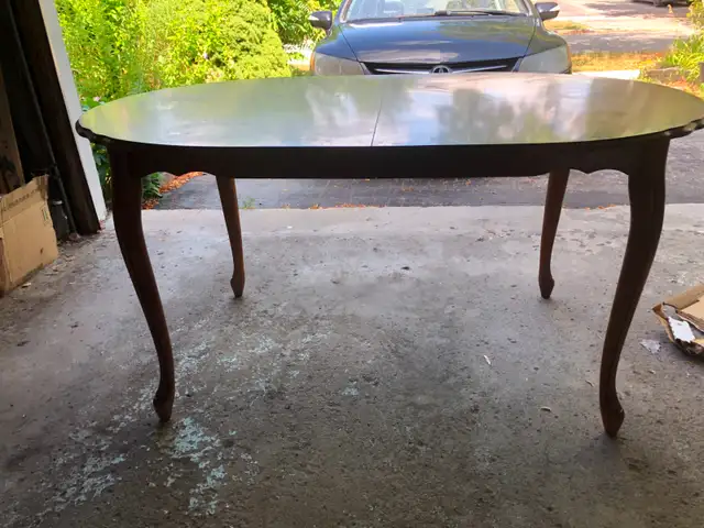 Antique solid Wood dining table for sale in Dining Tables & Sets in City of Toronto - Image 3