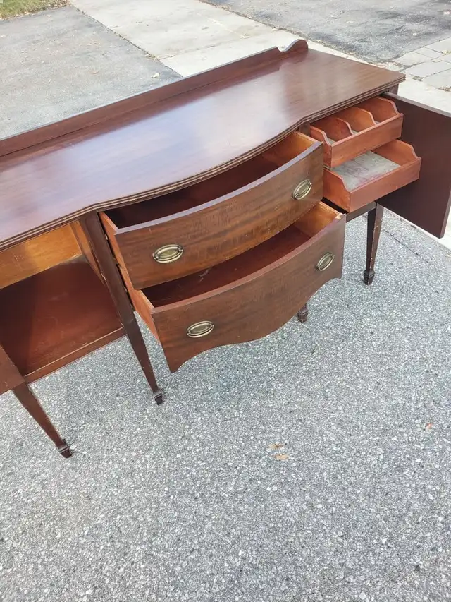 A GREAT ANTIQUE MALCOLM CABINET SIDEBOARD in Hutches & Display Cabinets in City of Toronto - Image 5