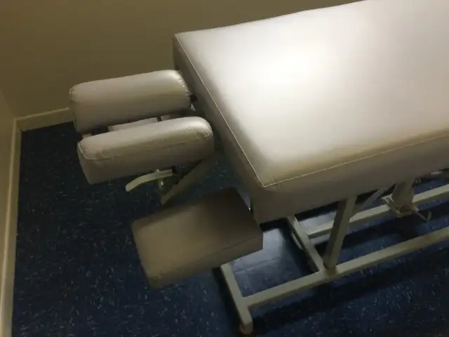 Massage table in Health & Special Needs in Sherbrooke - Image 3