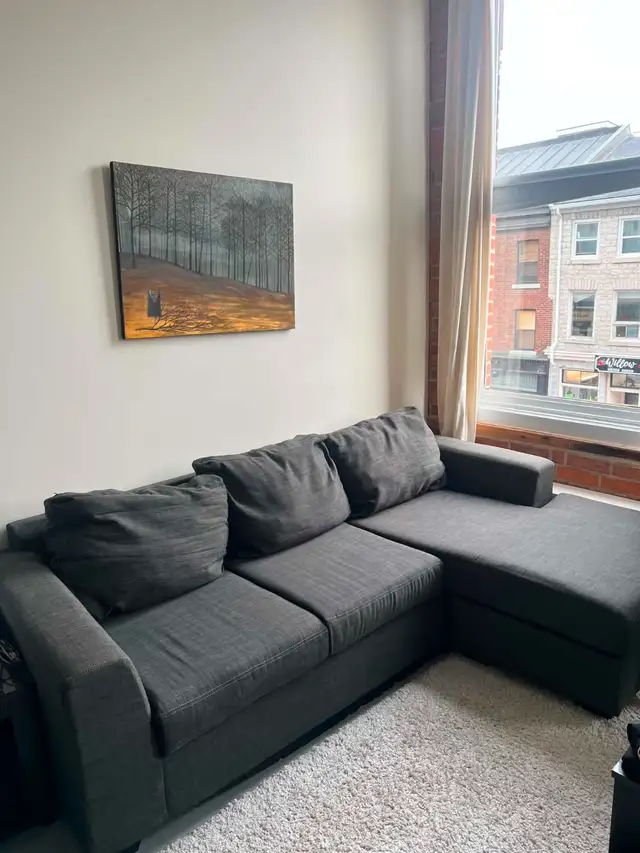 Excellent used grey sectional couch with adjustable chaise in Couches & Futons in Kingston - Image 2