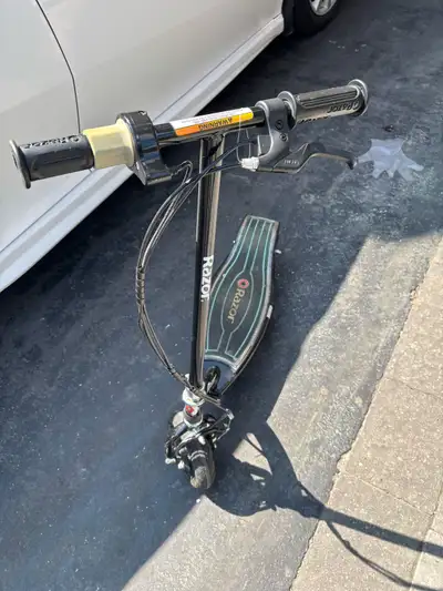 Razer E100 Electric Scooter - Glow Editon, View more