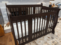 Crib. Great bed. Solid Structure and Excellent Condition. ***
