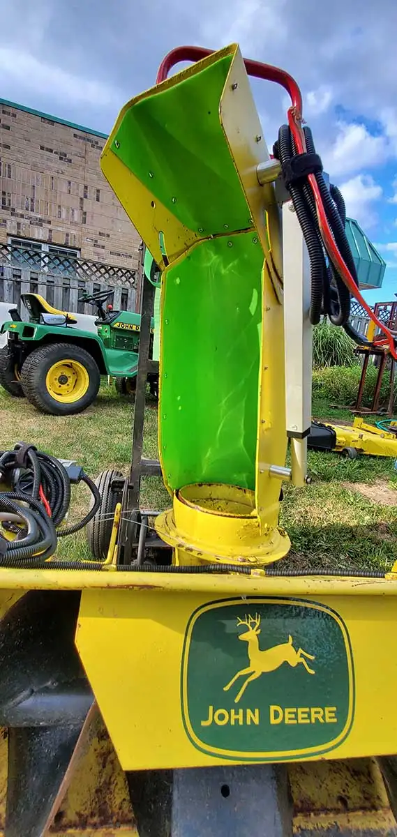 JOHN DEERE 49 INCH SNOW THROWER SNOWBLOWER 318/300 SERIES QUICK in Snowblowers in Mississauga / Peel Region - Image 3