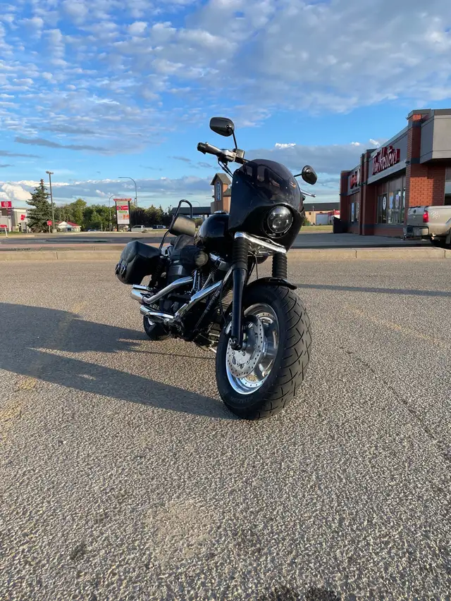 Harley Davidson Dyna (Low km) in Street, Cruisers & Choppers in Edmonton - Image 11