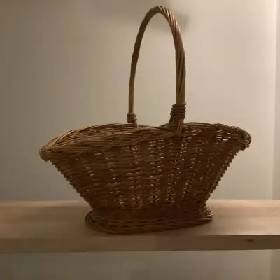 PANIER EN OSIER, View more