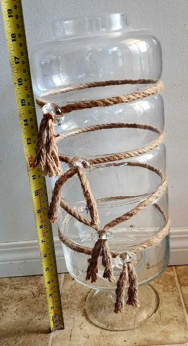 Glass Vase in Home Décor & Accents in Calgary - Image 3