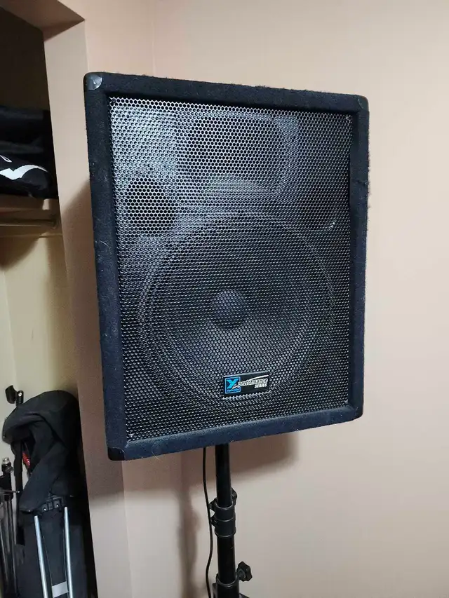 Yorkville  PA System in Pro Audio & Recording Equipment in Red Deer - Image 3