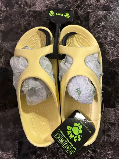 Sandales jaune DAWGS Yellow Sandals 5/6, View more
