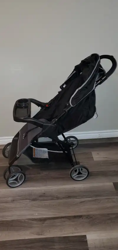 Stroller: •Light and easy to fold - easy to store at home or in the car •Parent tray with 2 cup hold...