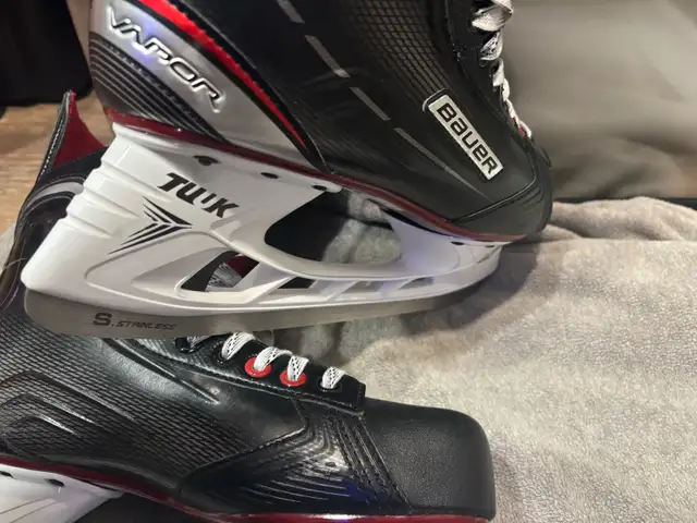 Men’s Bauer Vapor Skates  in Skates & Blades in Winnipeg - Image 3
