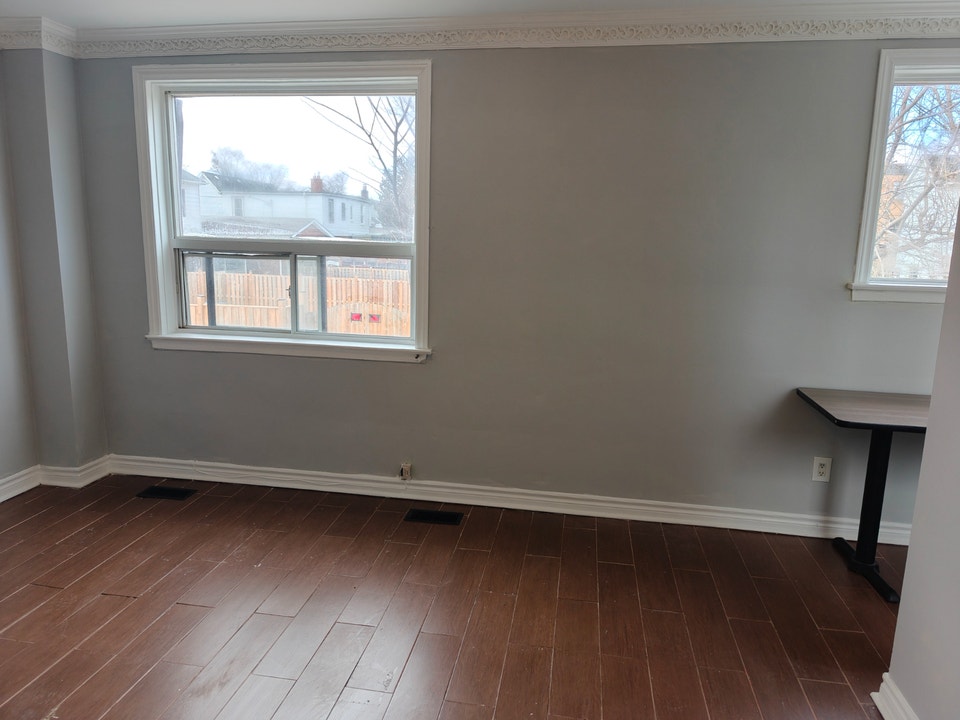 Nice Second Floor One Bedroom Apartment $1580 All Included 4