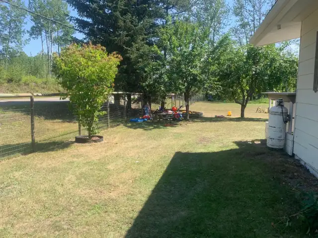 5 Bed 2 Bath House on Acreage 5 minutes from Smithers in Houses for Sale in Smithers - Image 6