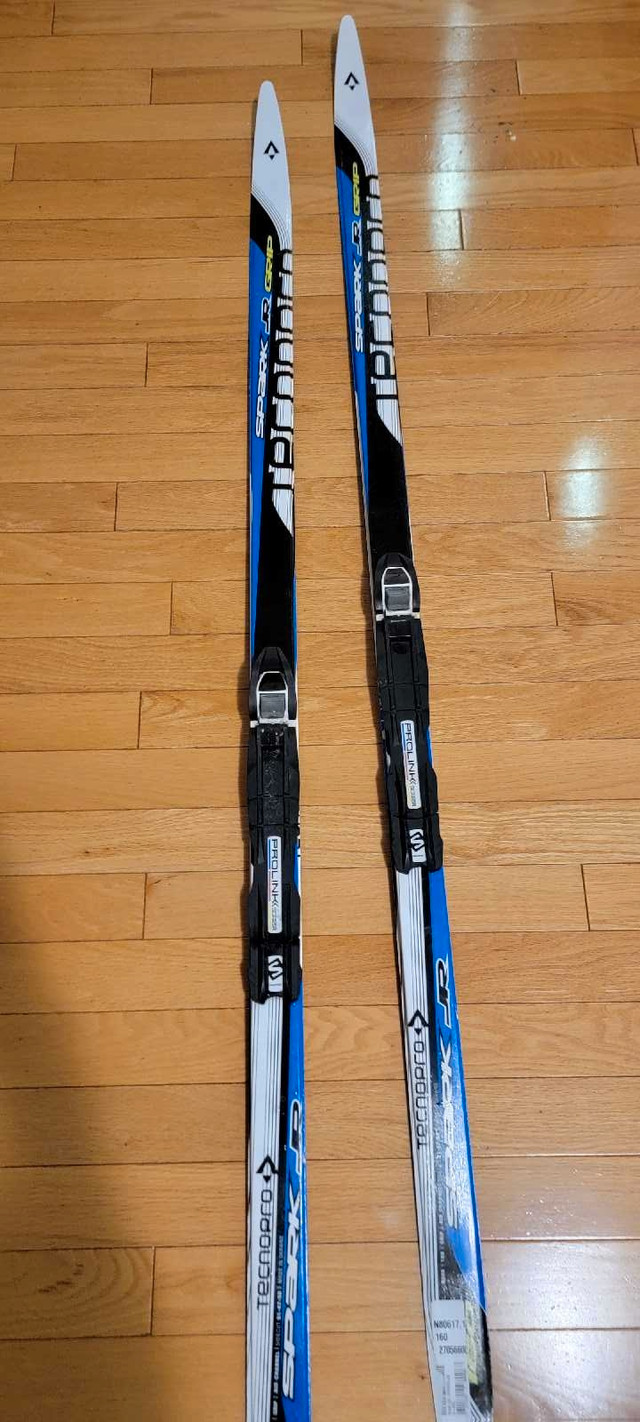 ski fonds cross country skis 160 cm dans Ski  à Trois-Rivières