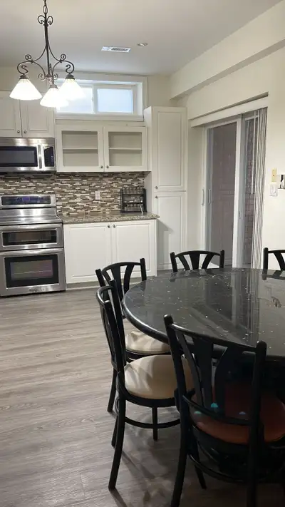 3-bedroom bright and spacious walkout basement apartment, Newly renovated washroom, freshly painted....