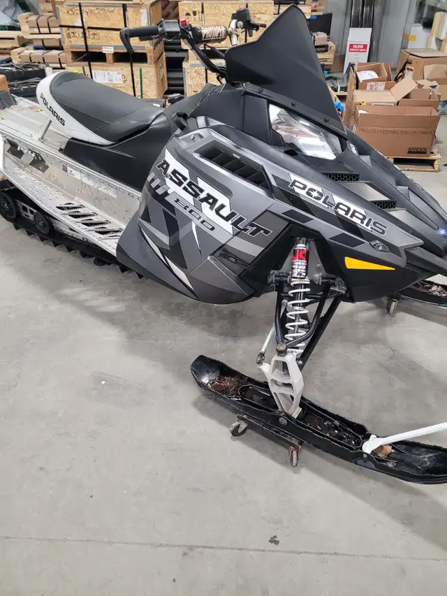 2015 switchback assault 800 in Snowmobiles in Winnipeg - Image 2