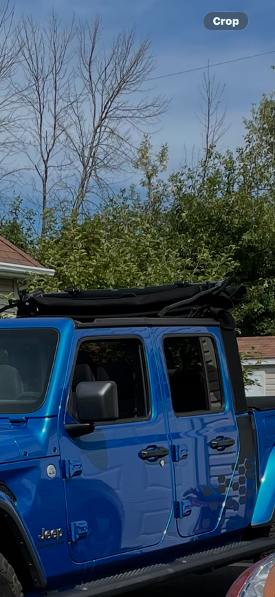 Complete soft top kit for Jeep Gladiator used one season. No scracht, no tear . Paid 3000$ will sell...
