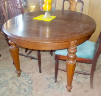 ANTIQUE --SOLID OVAL TABLE