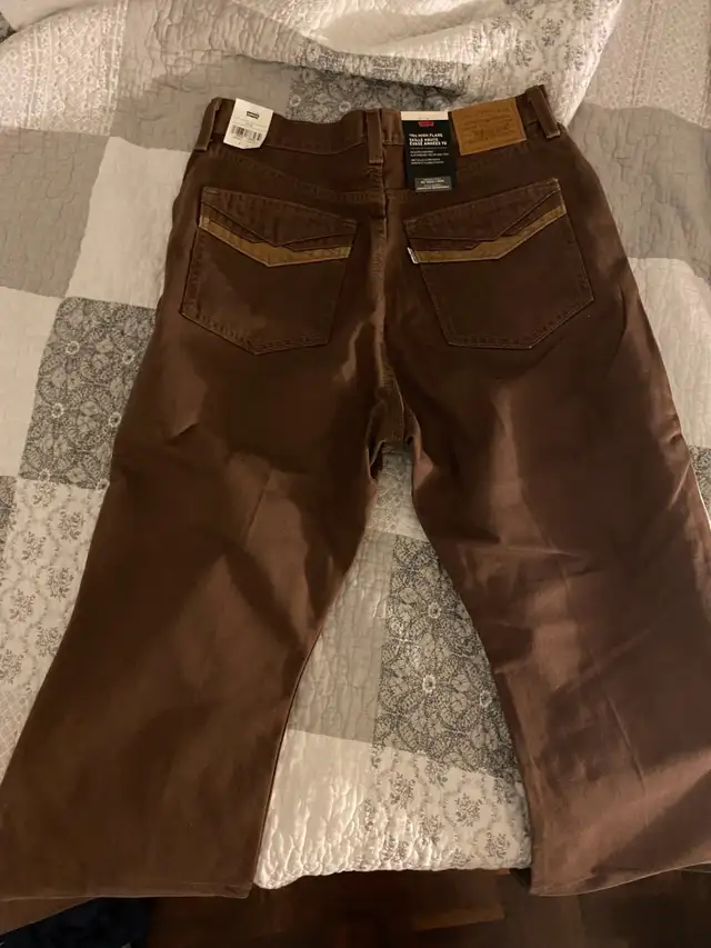 Brand new levi jeans in Women's - Bottoms in City of Toronto - Image 3