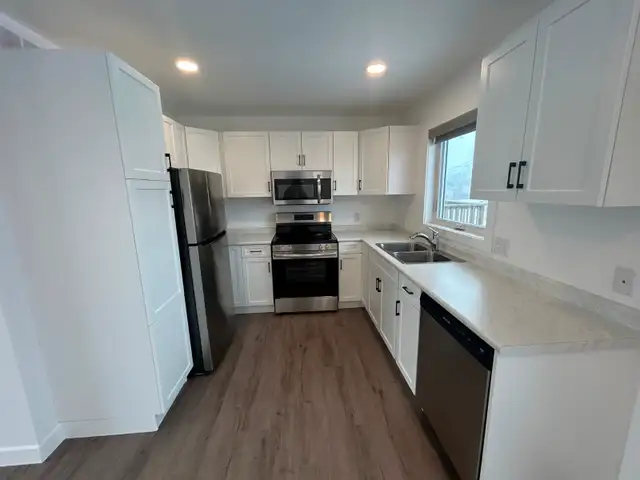 2 Bedroom Townhouse Available! Located In Blumenort!