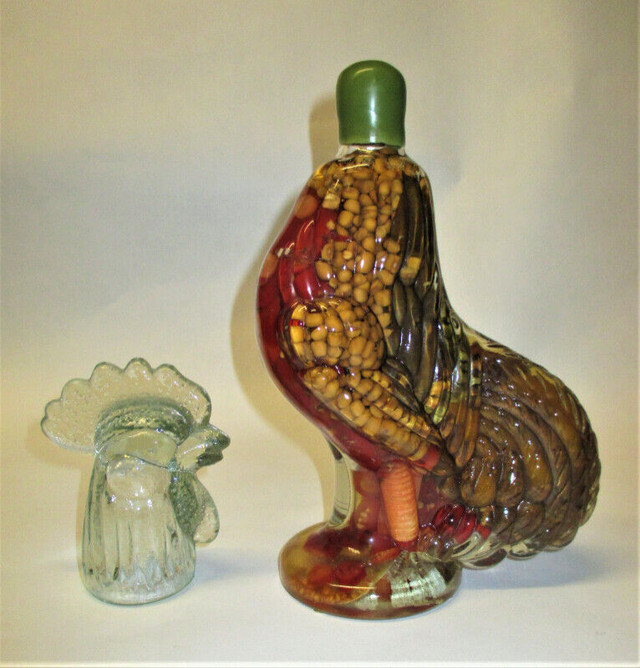 Art Décor for the Table Rooster Shaped Glass Bottle Sealed, Good in Arts & Collectibles in Stratford - Image 2