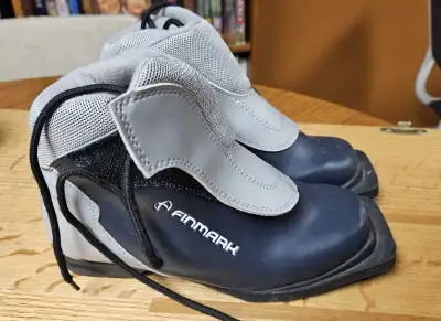 Bottes ski de fond 3 trous, View more
